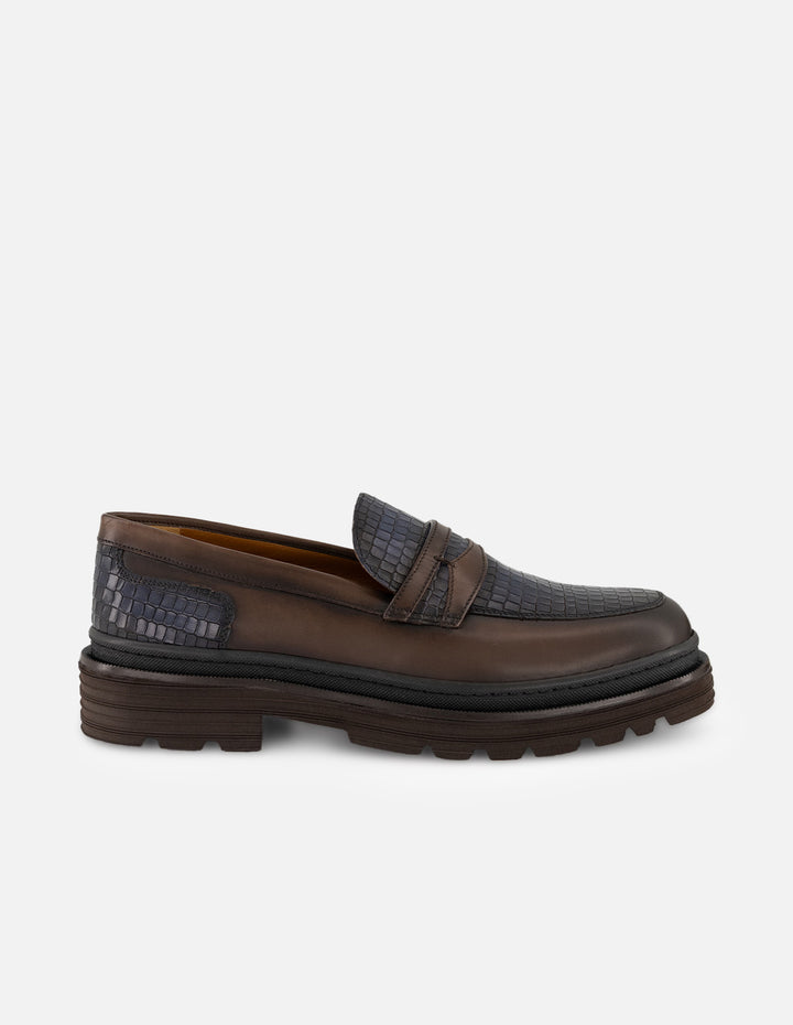 Mocasines café en piel para hombre grabado tipo coco