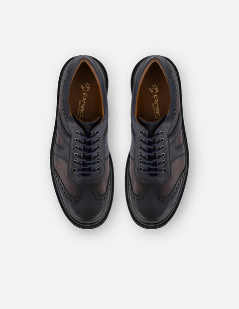 Zapato inglés azul napa para hombre con suela dentada comfort