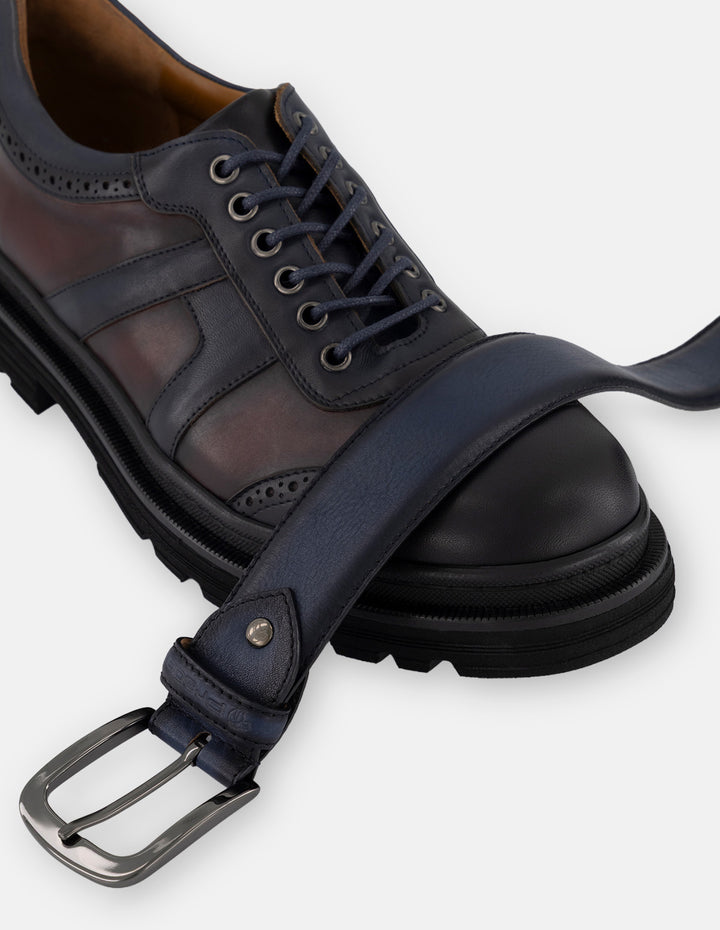 Zapato inglés azul napa para hombre con suela dentada comfort