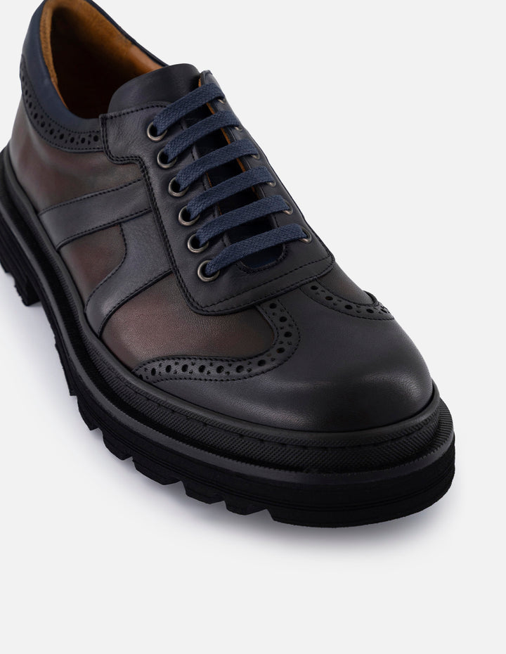 Zapato inglés azul napa para hombre con suela dentada comfort