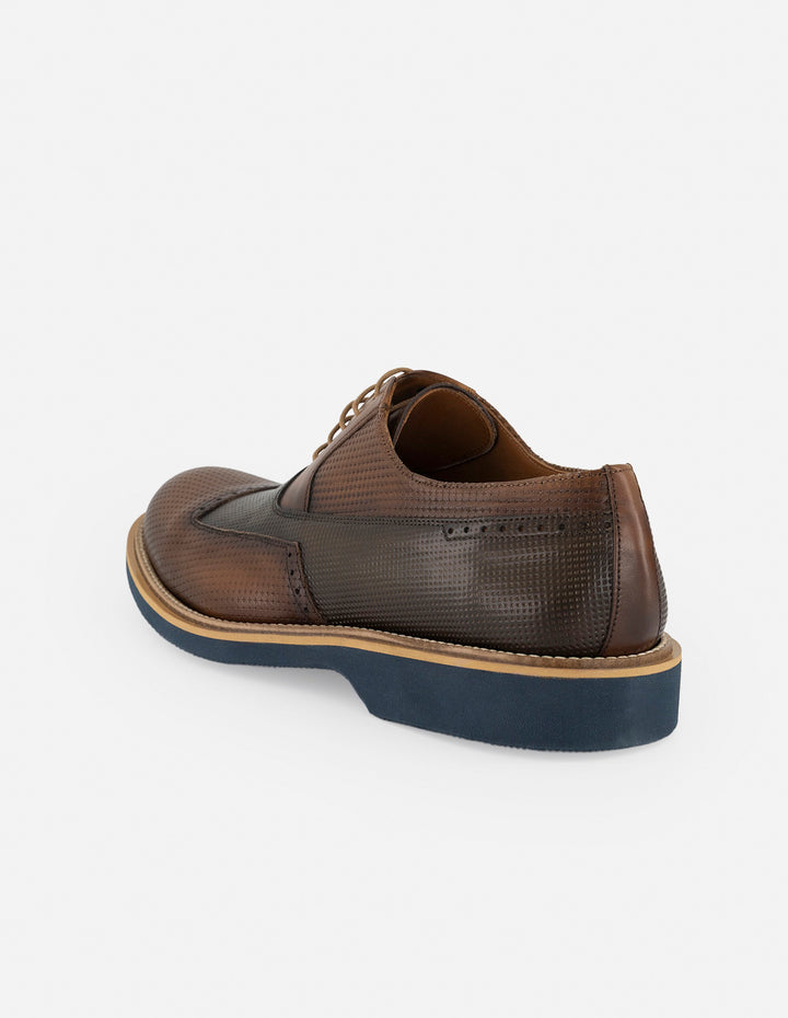 Zapato inglés con grabado decorativo en piel multicolor para hombre