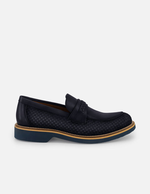 Mocasines con combinación de piel y textil trenzado en color azul para hombre