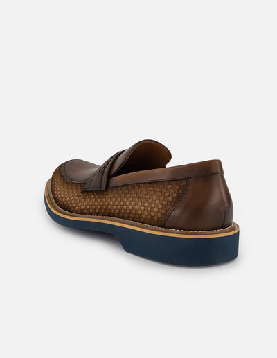 Mocasines con combinación de piel y textil en color café para hombre