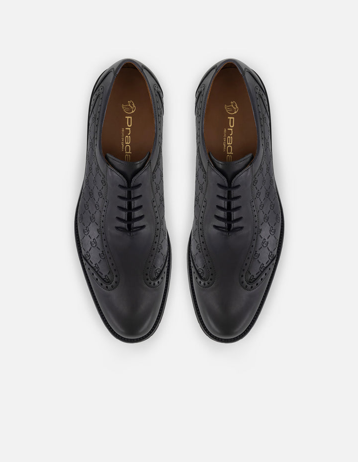 Zapato inglés gris con grabado en piel personalizada para hombre