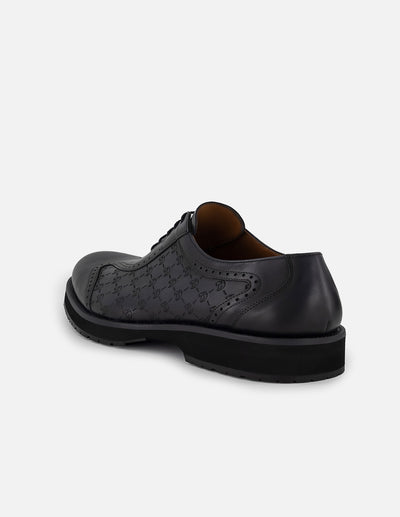 Zapato inglés gris con grabado en piel personalizada para hombre