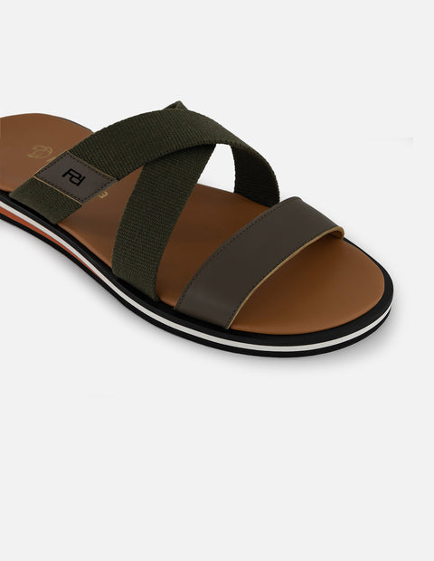 Sandalia verde con banda ancha en piel y textil para hombre