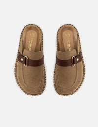 Zueco de ante para mujer color topo con detalles en piel napa