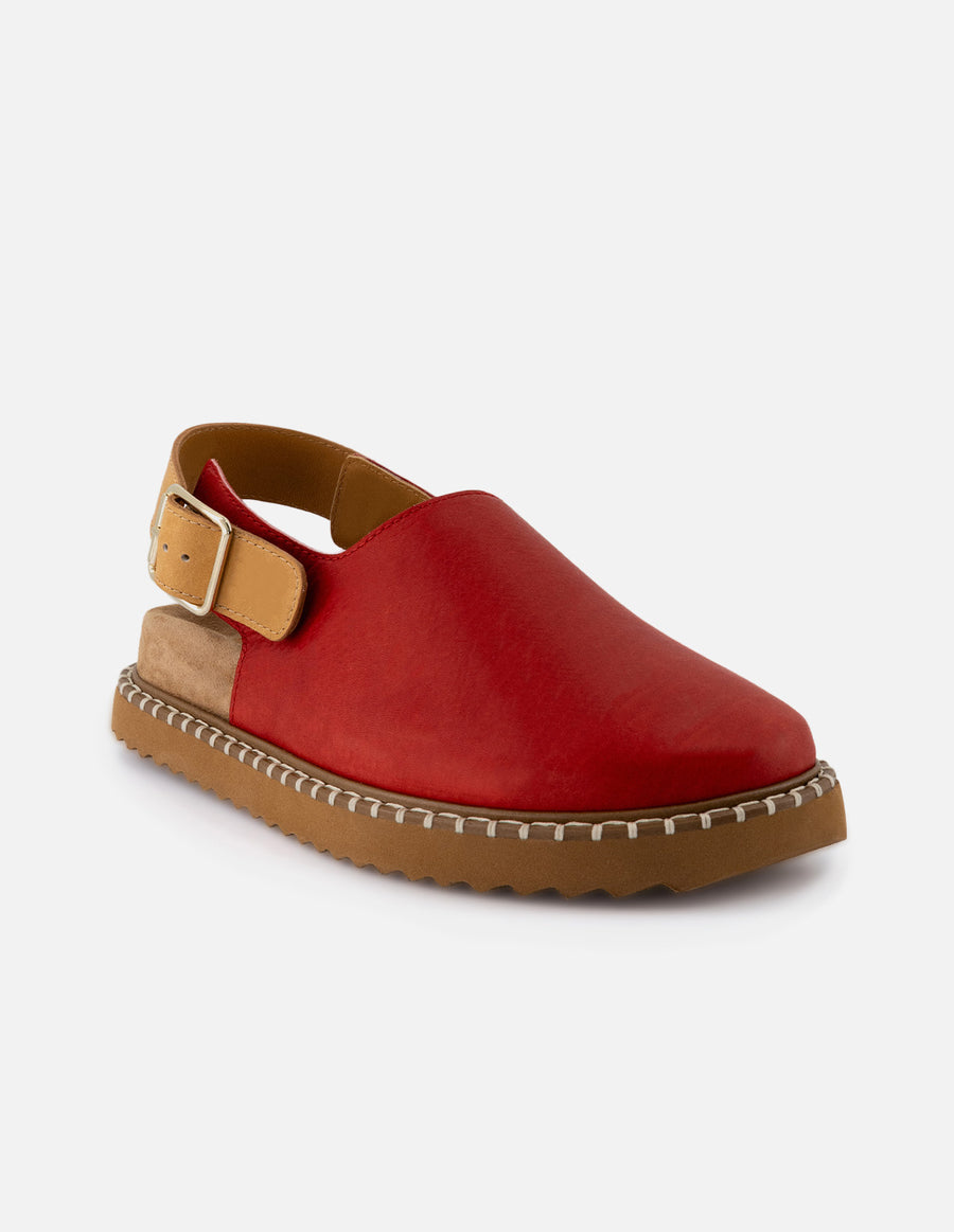 Zueco de piel para mujer color rojo con detalles en color cuero