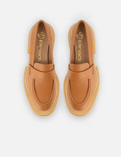 Mocasines de piel para mujer color cuero y detalles en color miel