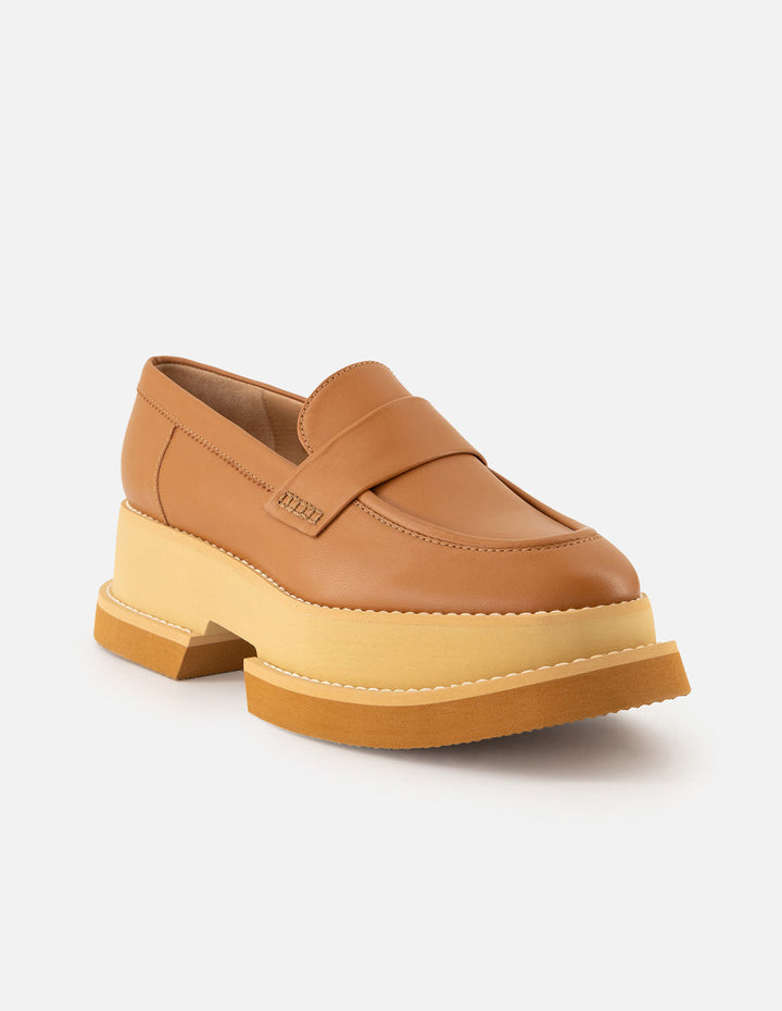 Mocasines de piel para mujer color cuero y detalles en color miel