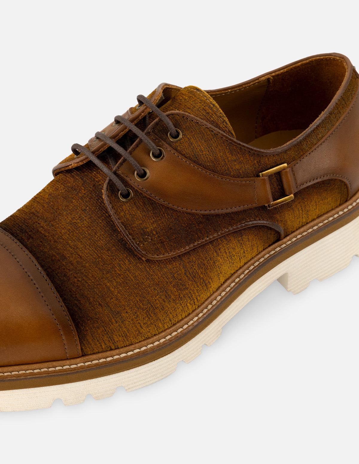 Blucher en piel textil color cuero para hombre