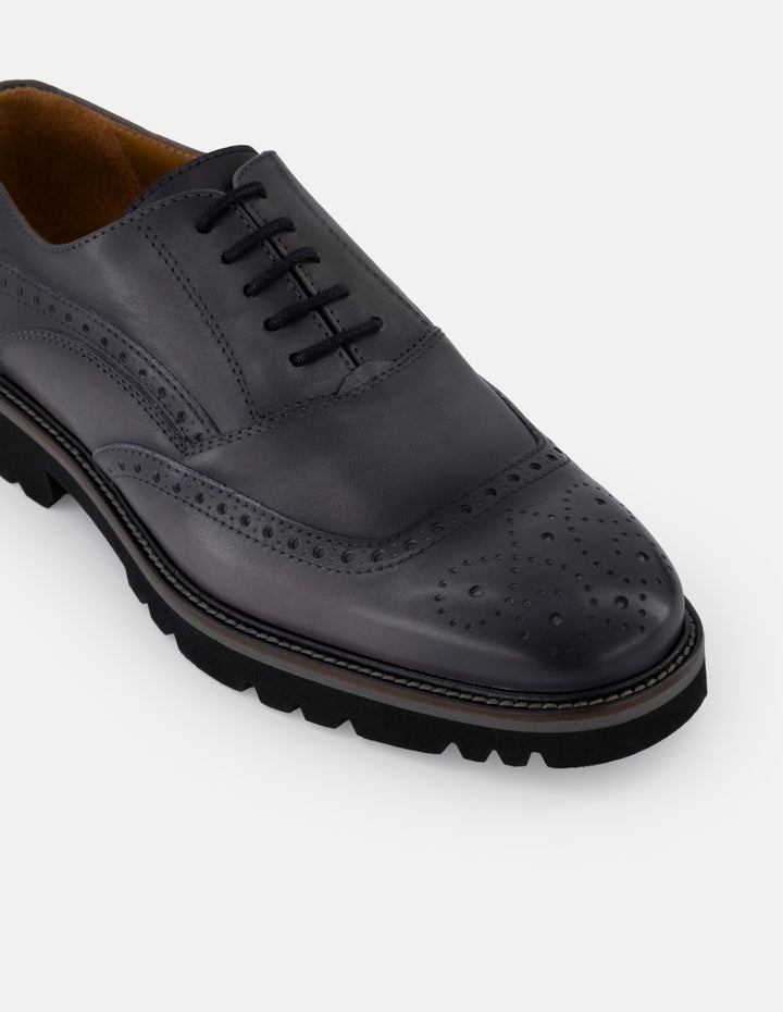 Zapato inglés gris piel para hombre con picado maría