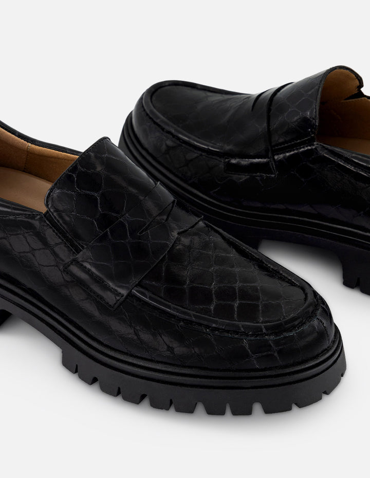 Mocasines negro piel para mujer con antifaz en pala