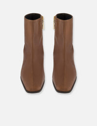 Botines café piel para mujer con cierre lateral visible