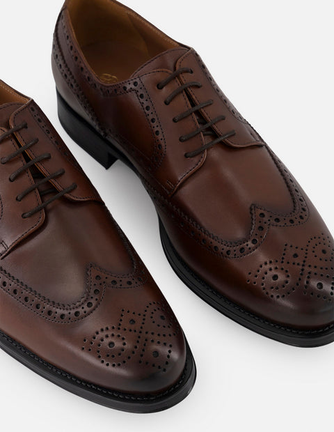 Zapato Blucher café piel para hombre con picado María