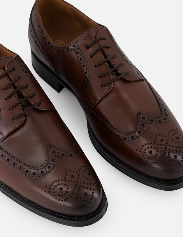 Zapato Blucher café piel para hombre con picado María