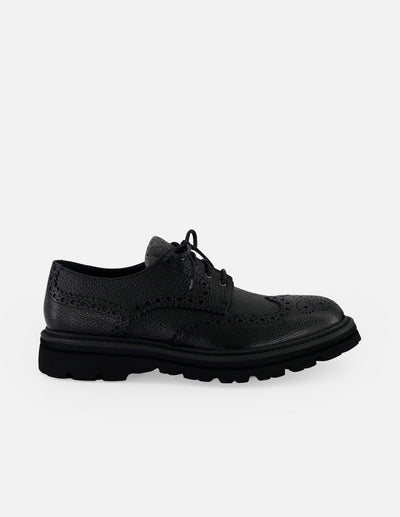 Zapato Blucher negro piel bombeada para hombre con detalle textil
