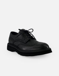 Zapato Blucher negro piel bombeada para hombre con detalle textil