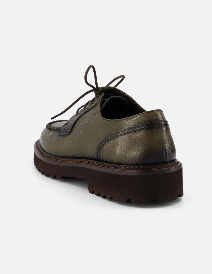 Zapato Blucher verde piel bombeada para hombre con detalle