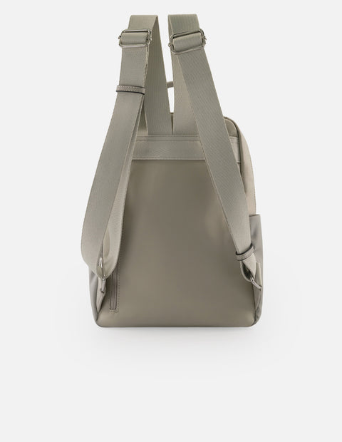 Mochila gris nylon para mujer con 3 compartimentos