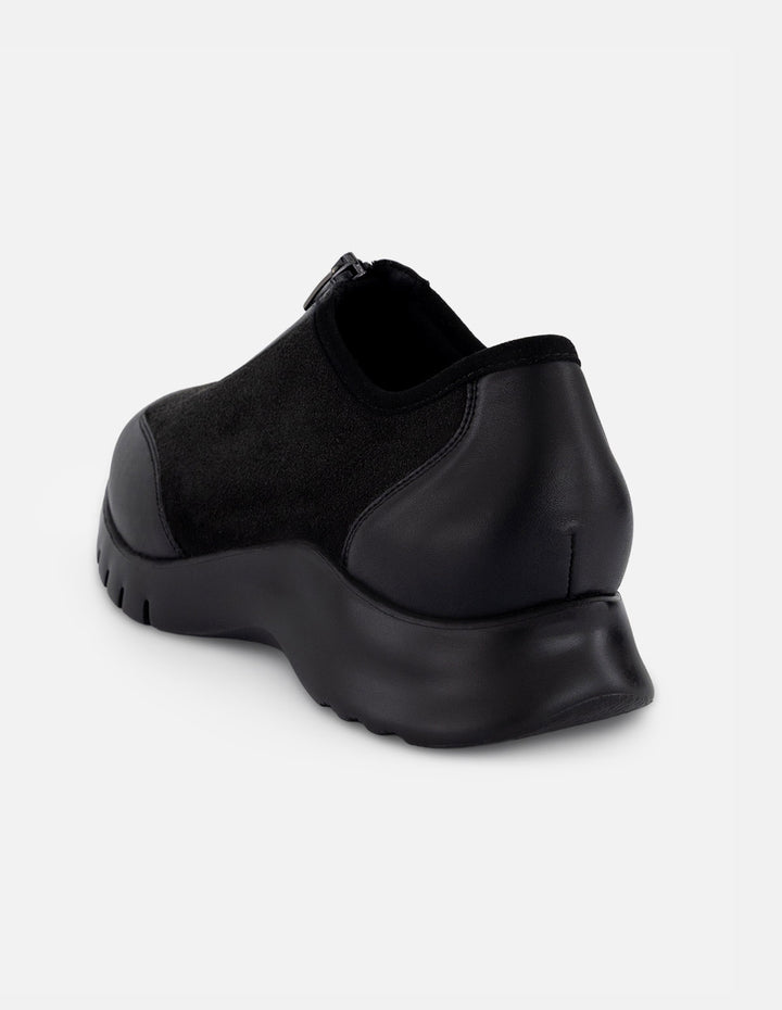 Tenis negro antelina para mujer con combinación de materiales