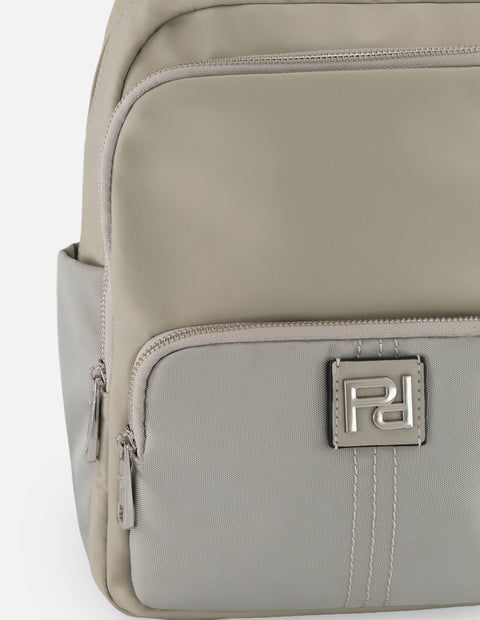 Mochila gris nylon para mujer con 3 compartimentos