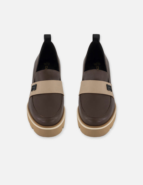 Mocasines café piel para mujer con logo Pd