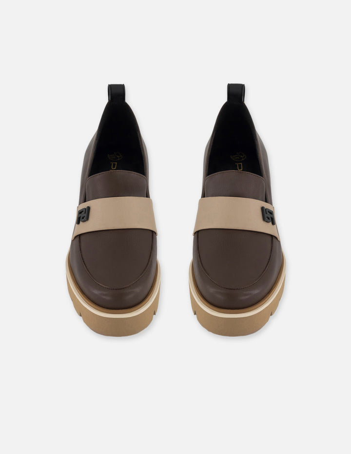 Mocasines café piel para mujer con logo Pd