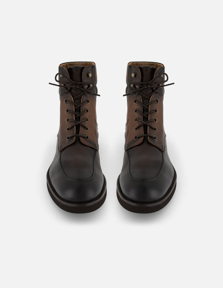 Botines café piel grabada para hombre con sombreado
