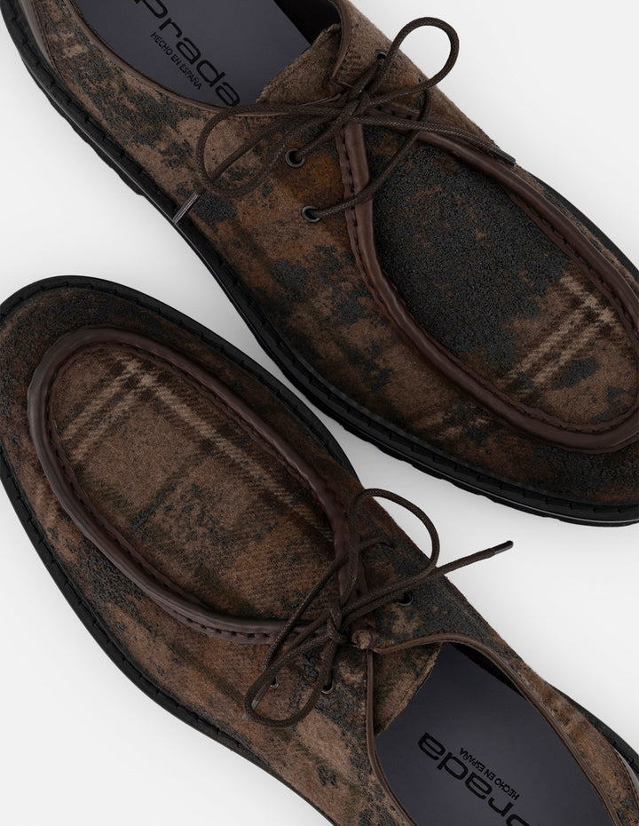Wallabee beige textil para hombre con combinación de materiales