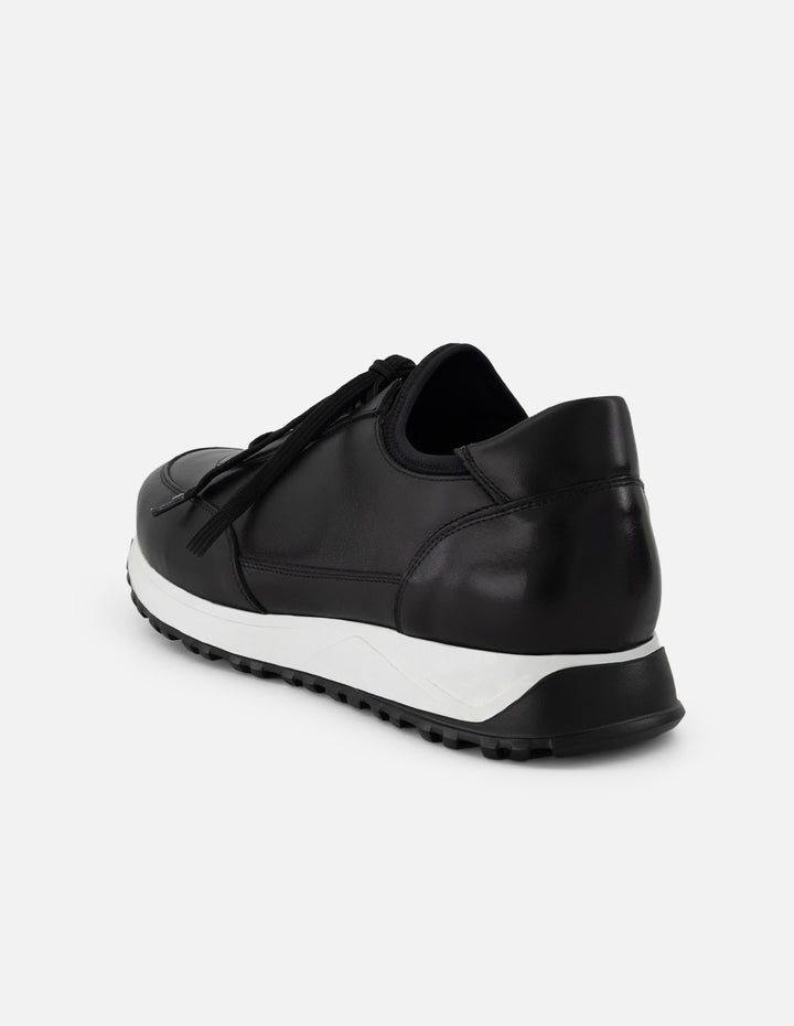 Tenis negro piel para hombre con combinación de materiales