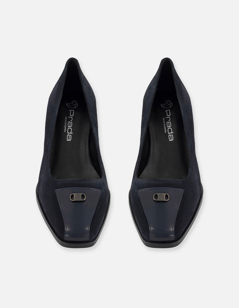 Zapatilla azul ante para mujer con detalle herraje