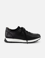 Tenis negro piel para hombre con combinación de materiales