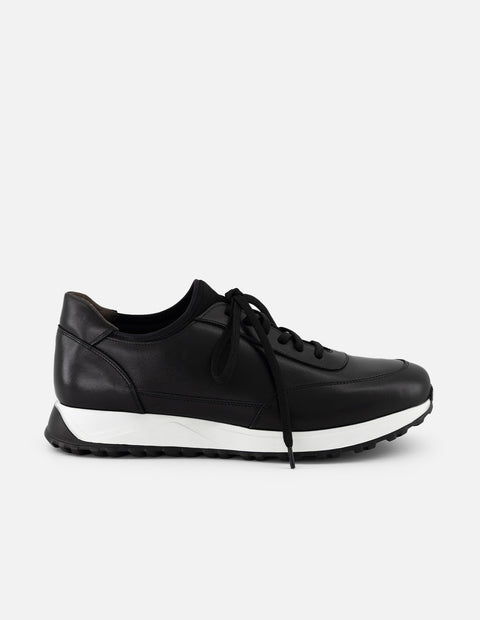 Tenis negro piel para hombre con combinación de materiales