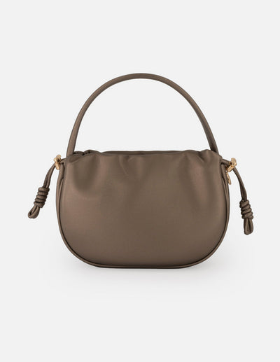 Minibolso oro vegano para mujer con logo frontal