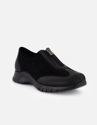 Tenis negro antelina para mujer con combinación de materiales
