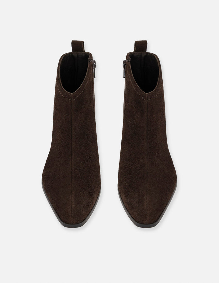 Botines café ante para mujer con costura superior visible
