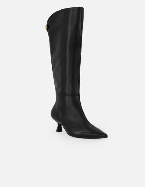 Bota negra piel para mujer con botón metálico