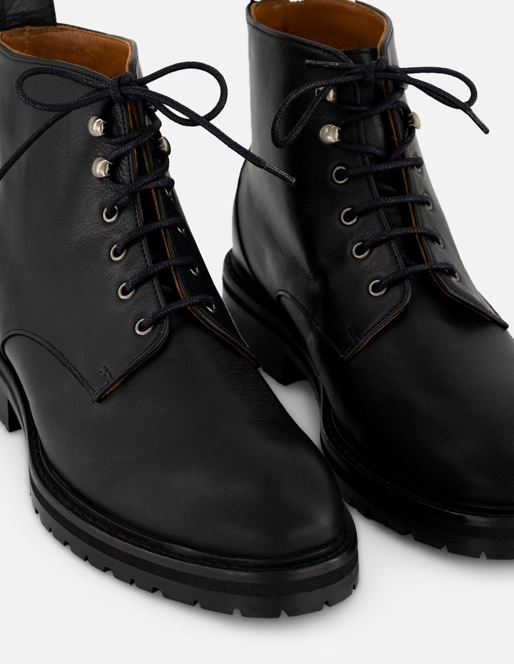 Botines negro piel para mujer con agujetas al frente