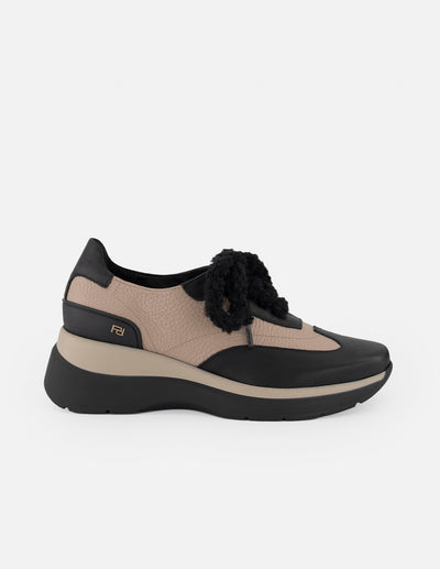Tenis negro piel para mujer con cordones tipo borrega